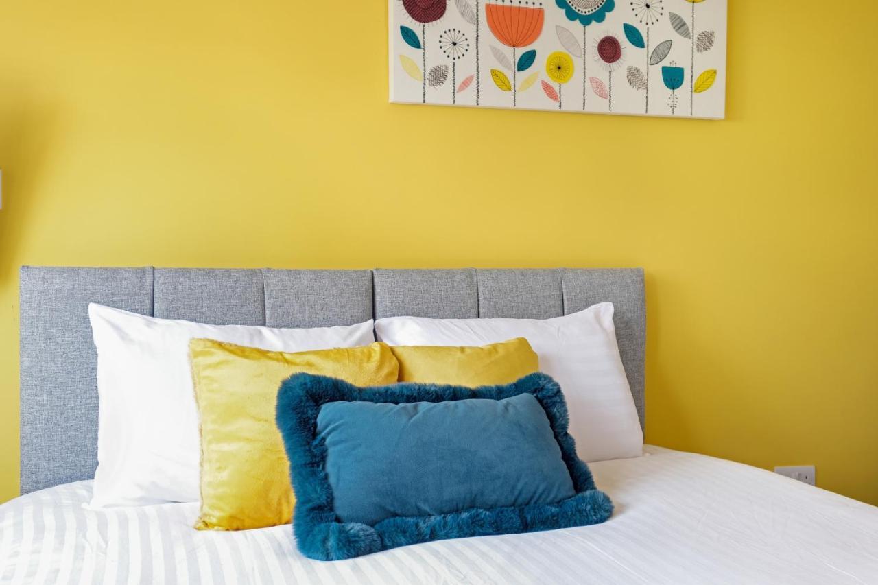 Fernbank Studios Sudbury Hill Harrow Self-Contained Studios With En-Suite Wembley 외부 사진