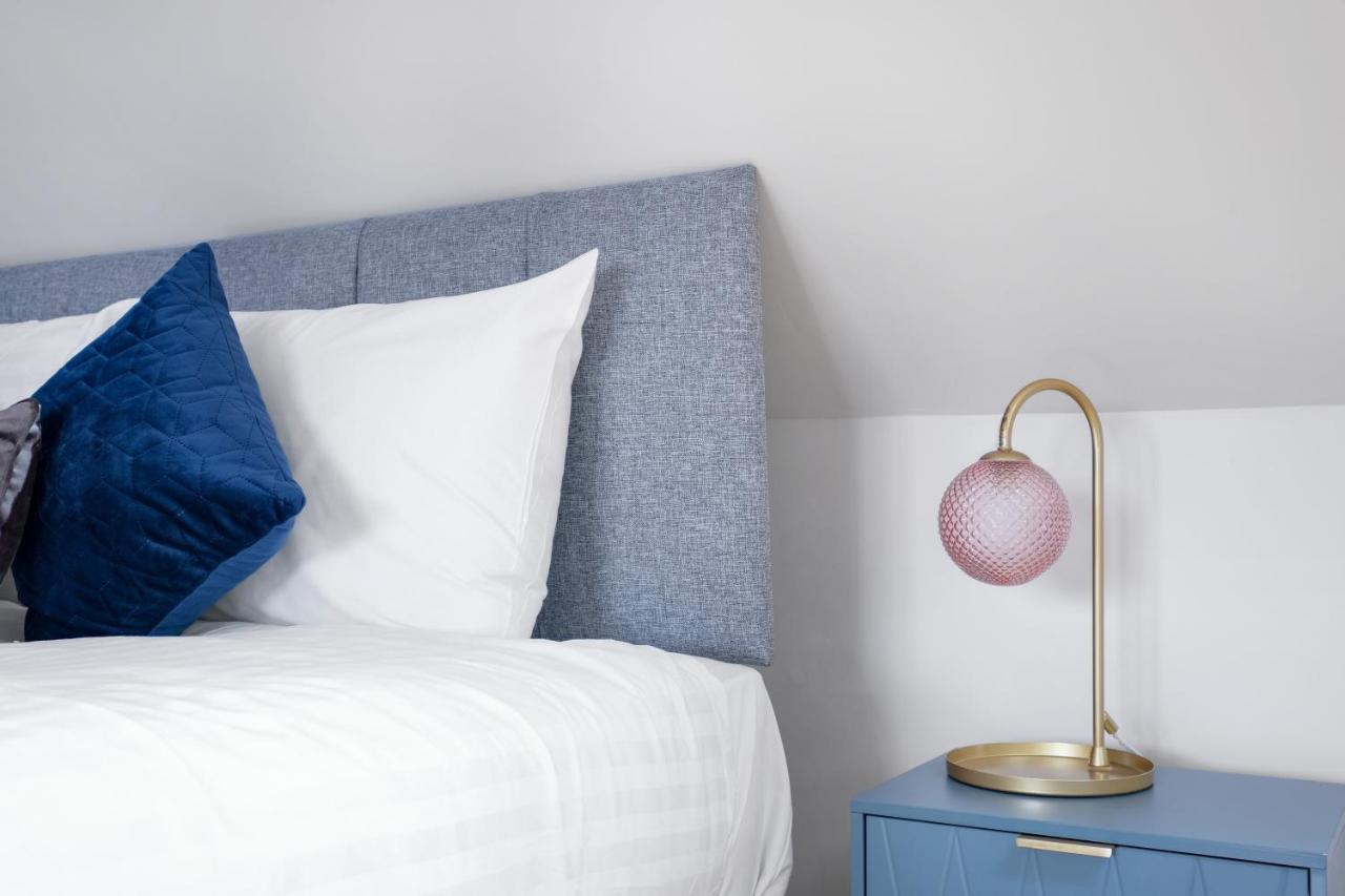 Fernbank Studios Sudbury Hill Harrow Self-Contained Studios With En-Suite Wembley 외부 사진
