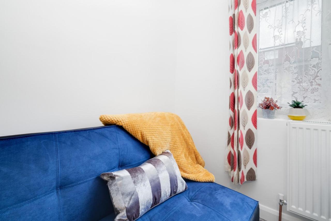 Fernbank Studios Sudbury Hill Harrow Self-Contained Studios With En-Suite Wembley 외부 사진